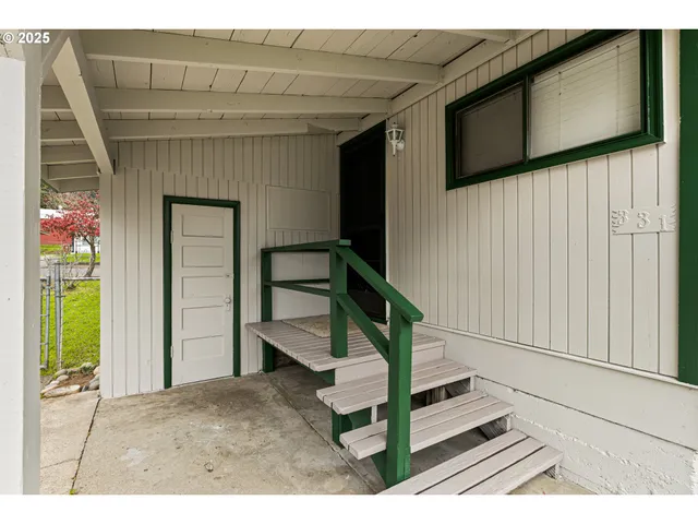 $265,000 | 331 Northeast Laurel Avenue, Myrtle Creek, OR 97457