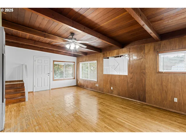 $265,000 | 331 Northeast Laurel Avenue, Myrtle Creek, OR 97457