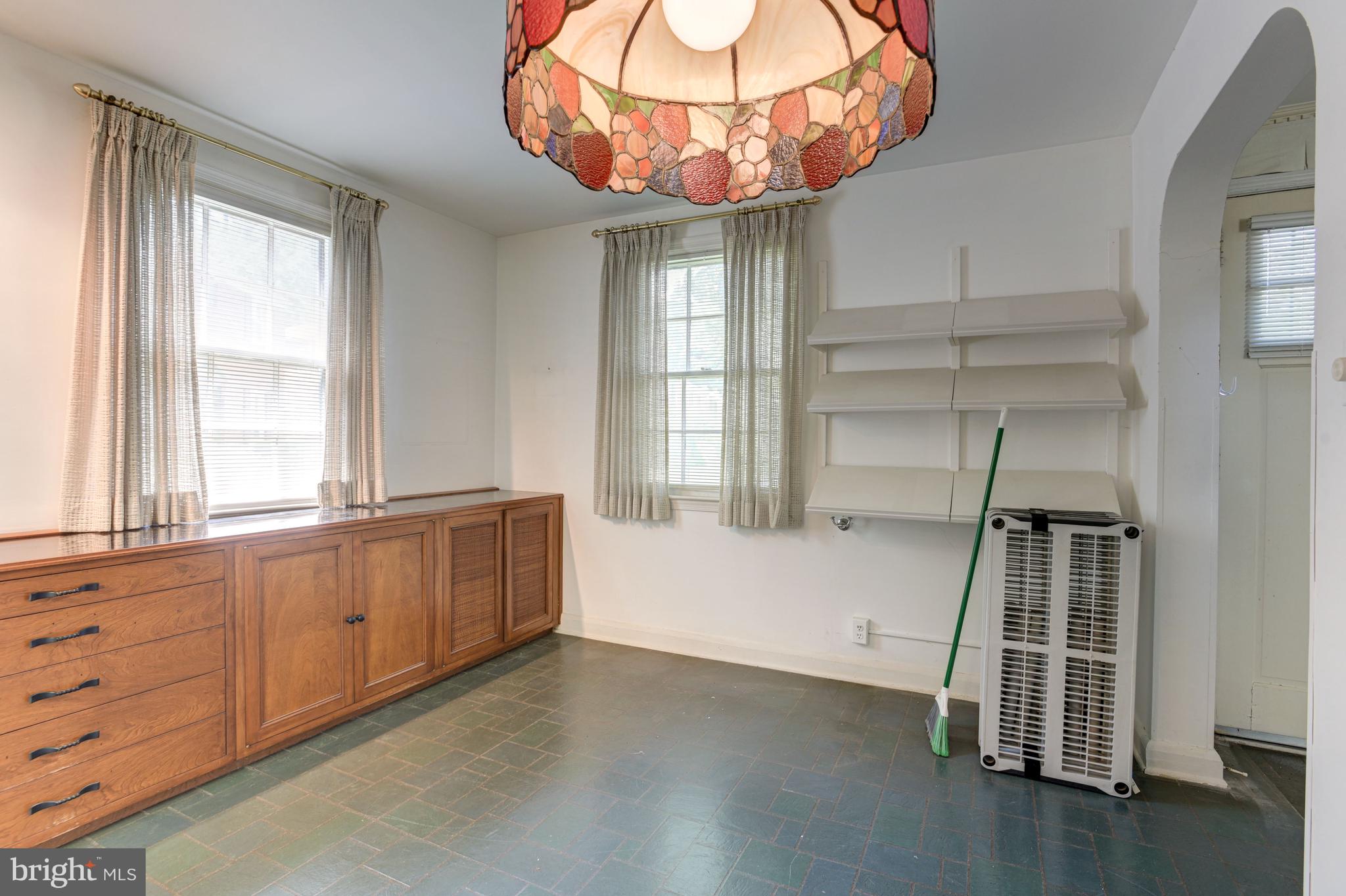 6950 Deerfield Road Pikesville, MD 21208 - Photo 13 of 50 Dining Room