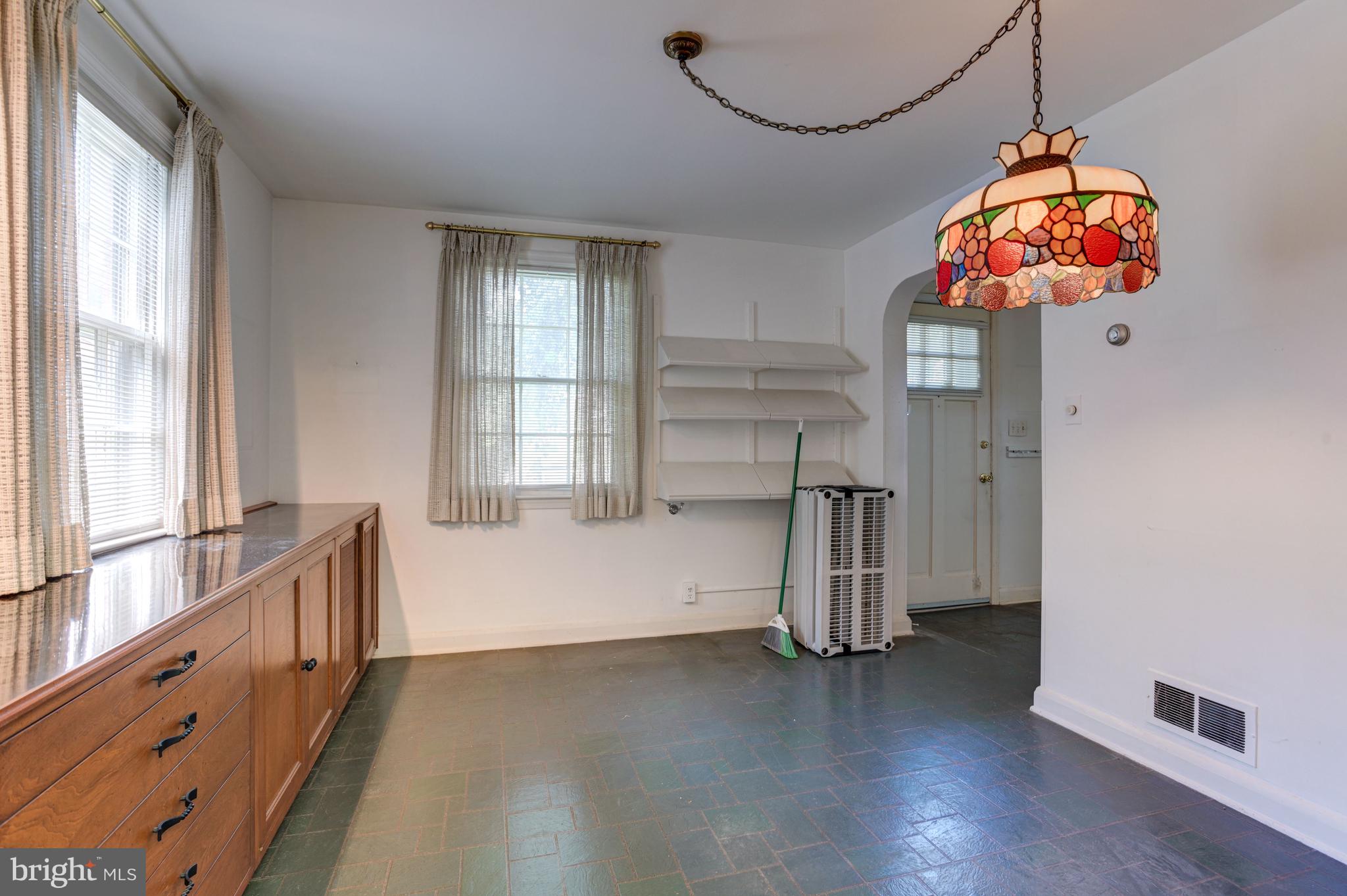 6950 Deerfield Road Pikesville, MD 21208 - Photo 14 of 50 Dining Room