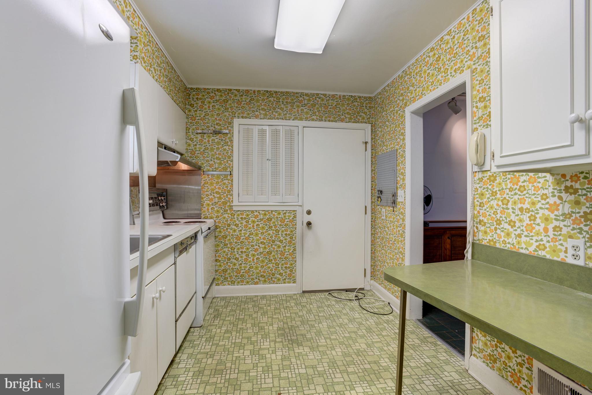 6950 Deerfield Road Pikesville, MD 21208 - Photo 16 of 50 Kitchen