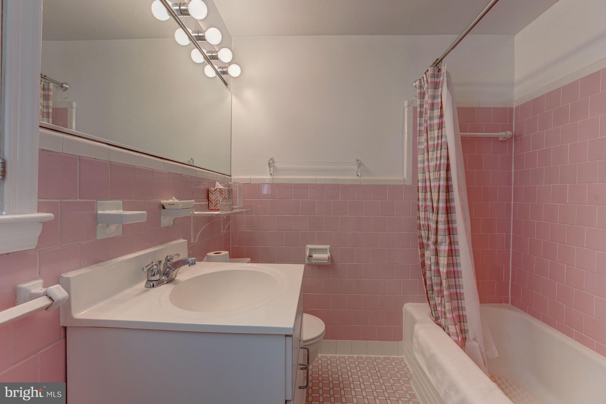6950 Deerfield Road Pikesville, MD 21208 - Photo 33 of 50 Full Bathroom