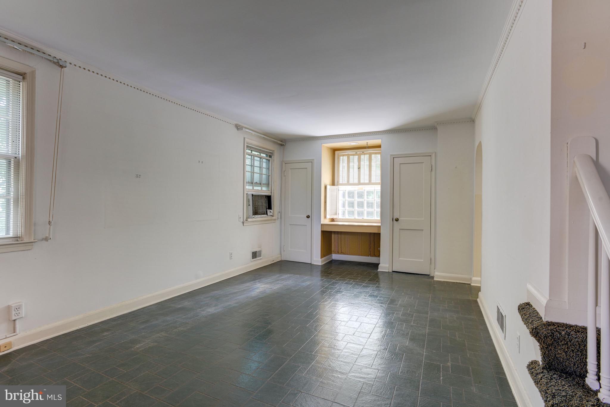 6950 Deerfield Road Pikesville, MD 21208 - Photo 5 of 50 Living Room