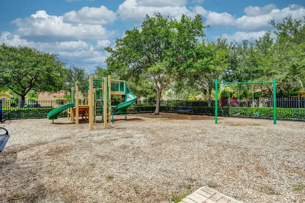 $1,395,000 | 106 Via Santa Cruz, Jupiter, FL 33458
