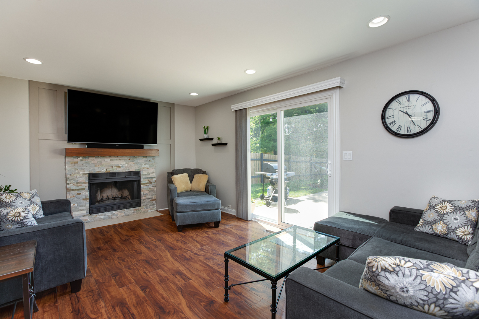 328 Springbrook Lane Carol Stream, IL 60188 - Photo 11 of 23 Gallery Image 11