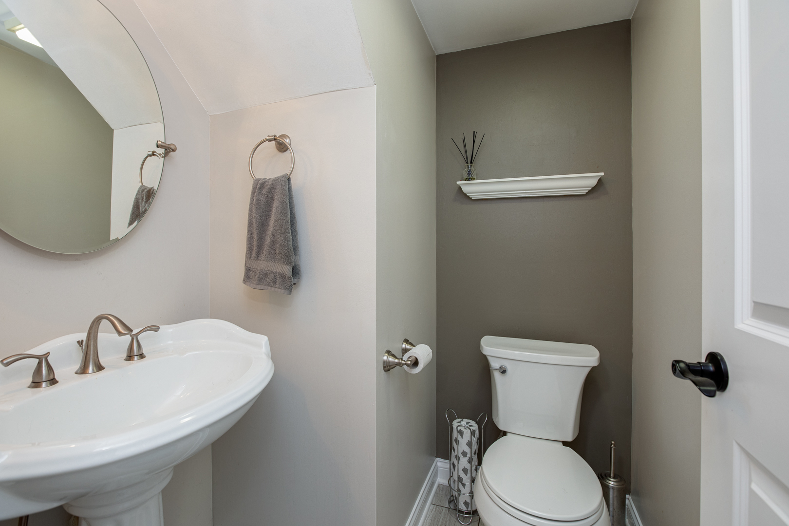 328 Springbrook Lane Carol Stream, IL 60188 - Photo 12 of 23 Gallery Image 12
