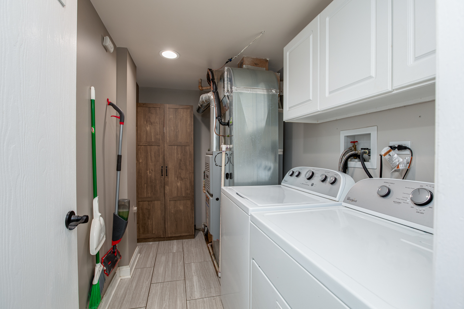 328 Springbrook Lane Carol Stream, IL 60188 - Photo 18 of 23 Gallery Image 18