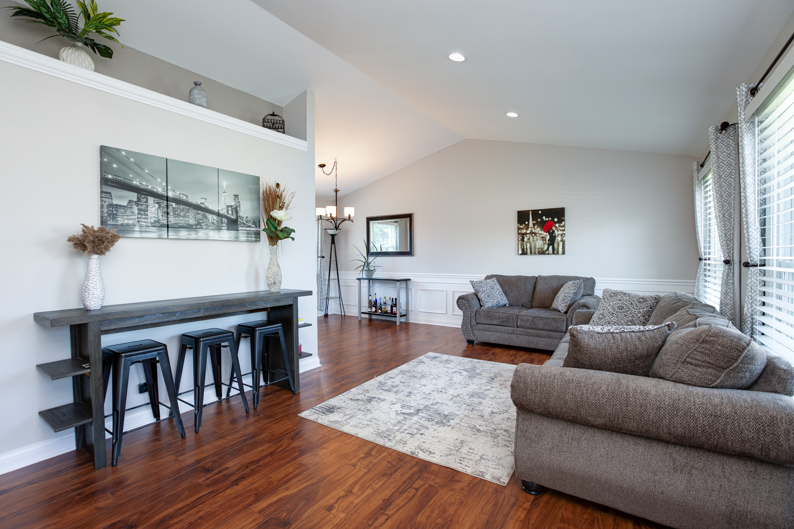 328 Springbrook Lane Carol Stream, IL 60188 - Photo 4 of 23 Gallery Image 4