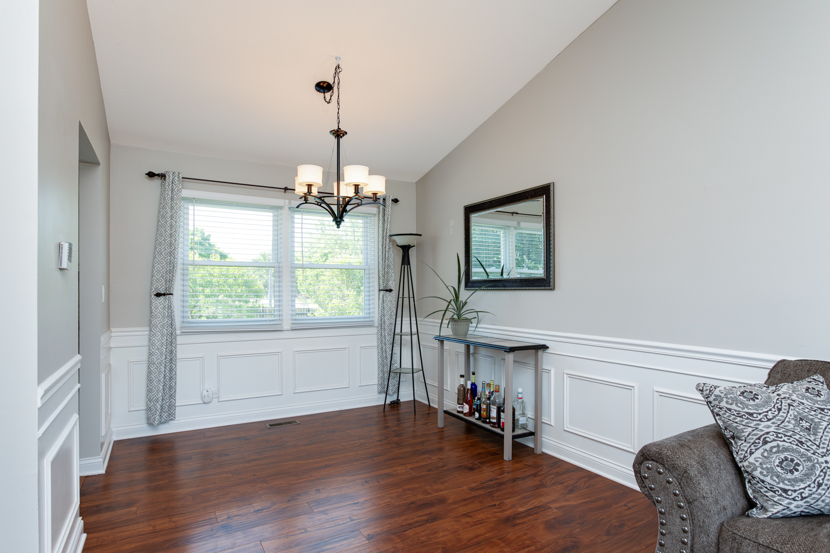 328 Springbrook Lane Carol Stream, IL 60188 - Photo 6 of 23 Gallery Image 6