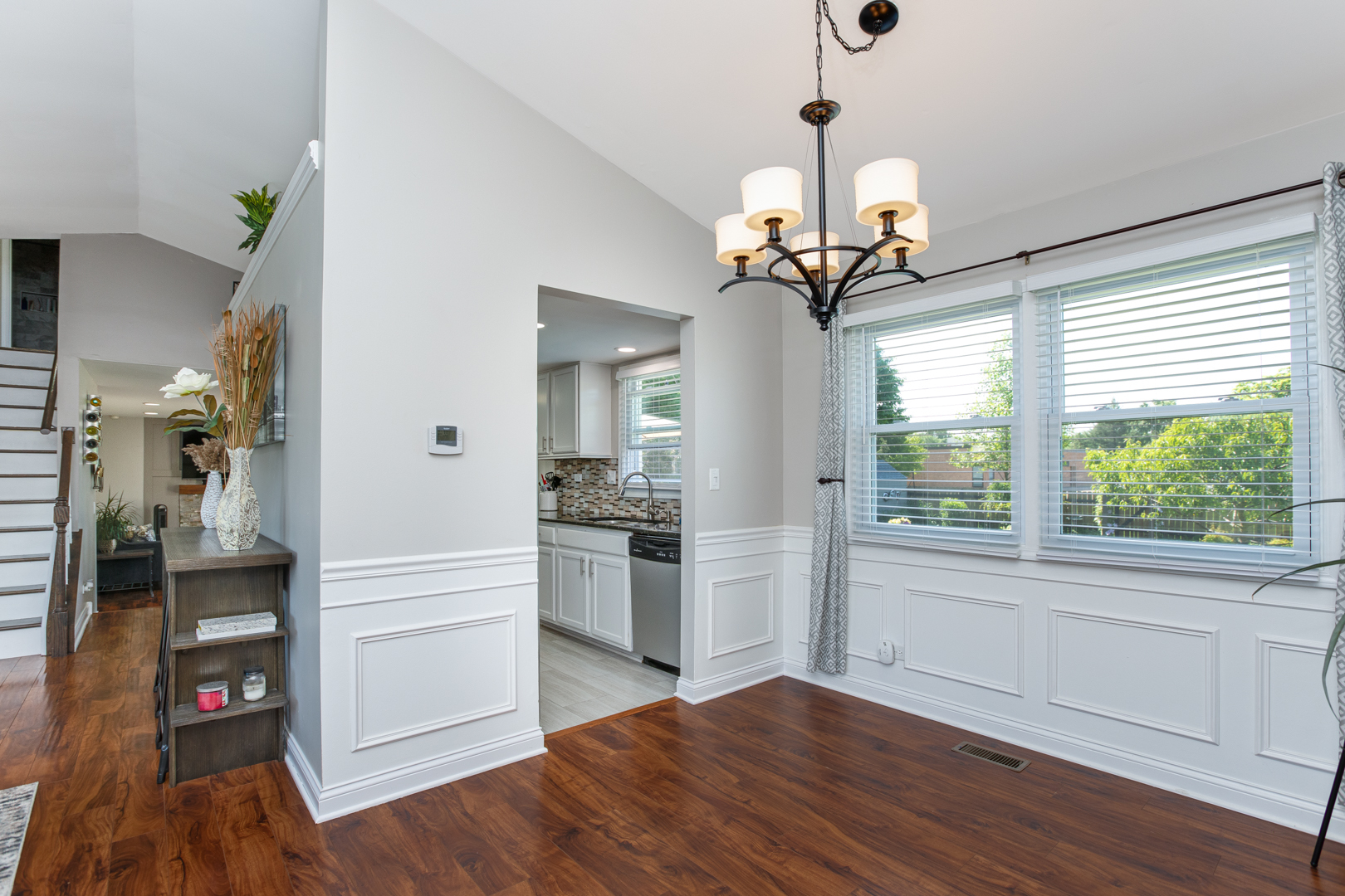 328 Springbrook Lane Carol Stream, IL 60188 - Photo 7 of 23 Gallery Image 7