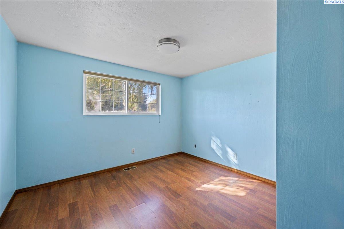 210404 East Schuster Road Kennewick, WA 99337 - Photo 14 of 33 Gallery Image 14