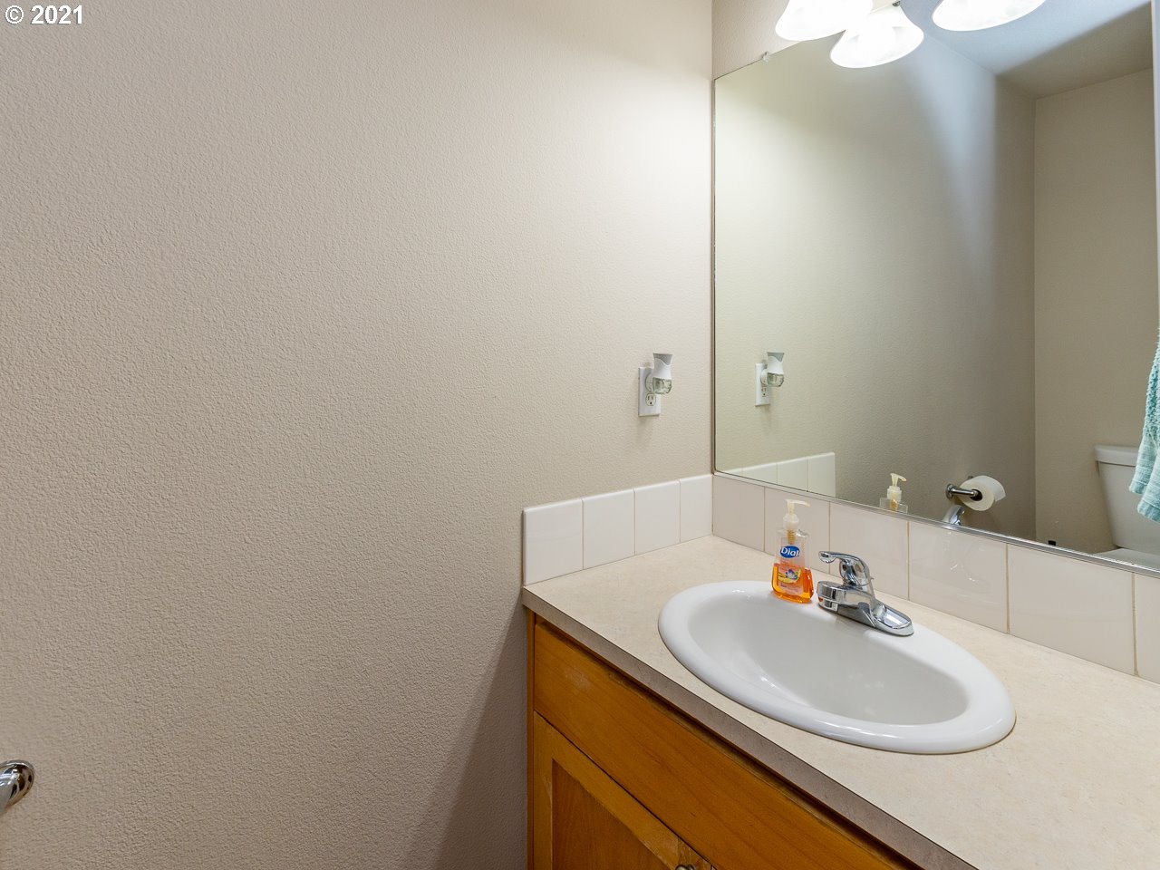 7825 Southeast Harney Street Portland, OR 97206 - Photo 11 of 30
