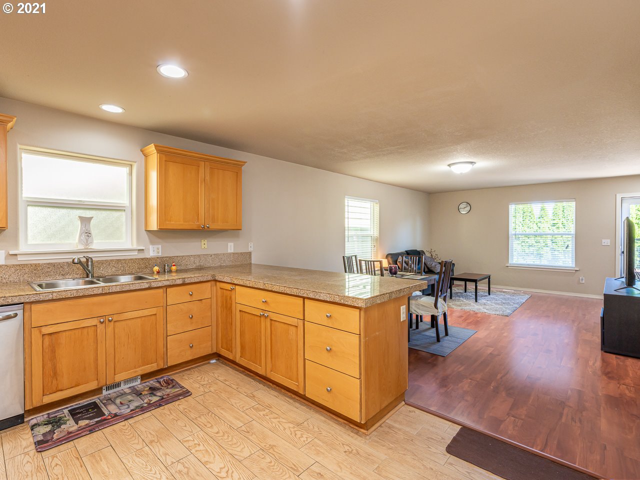 7825 Southeast Harney Street Portland, OR 97206 - Photo 10 of 30