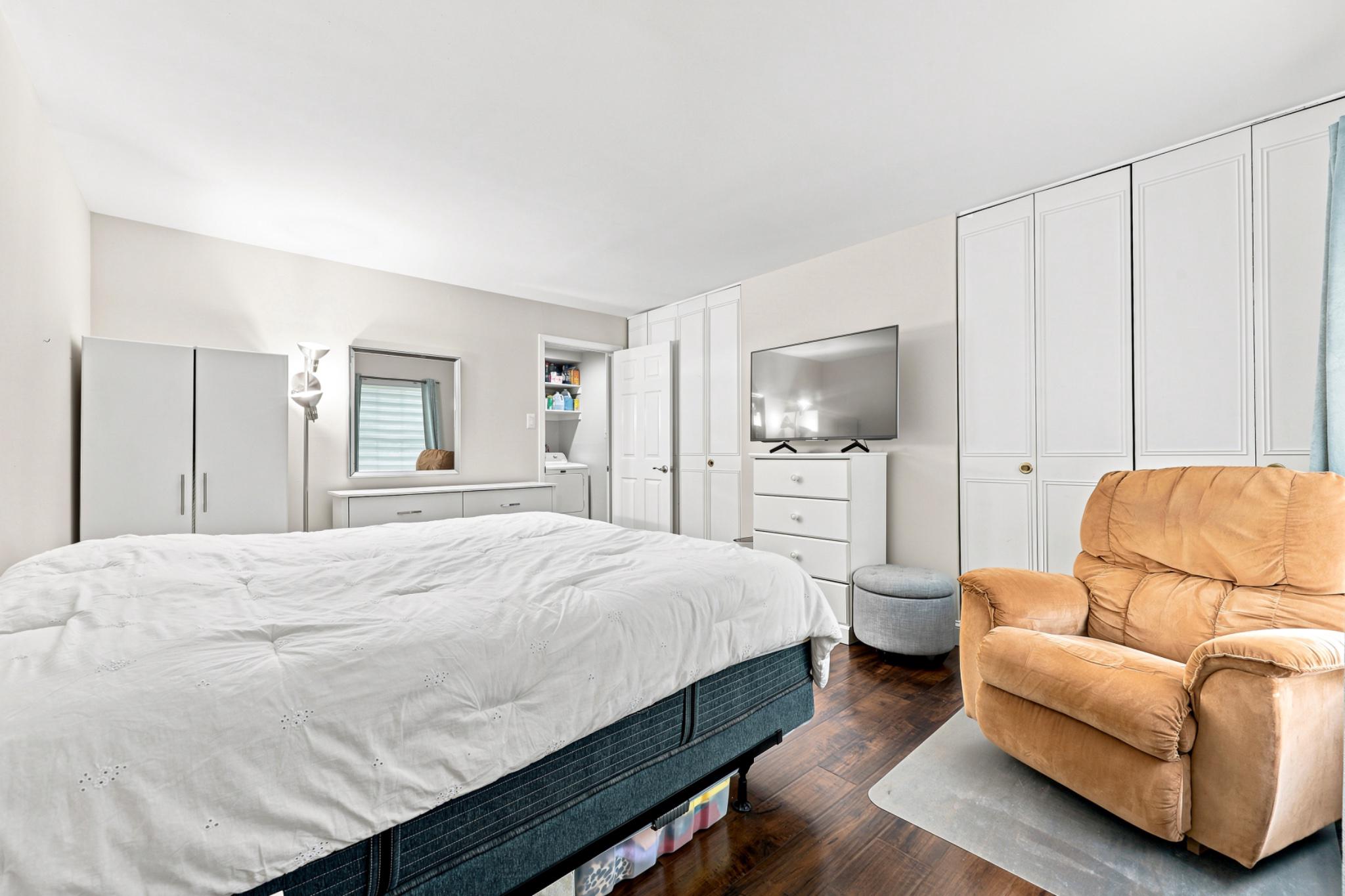 514 Old Forge Crossing Wayne, PA 19087 - Photo 13 of 17 Bright and inviting bedroom retreat.