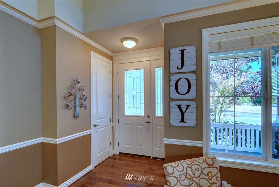 4621 Northeast 1st Street Renton, WA 98059 - Photo 3 of 30 Gallery Image 3
