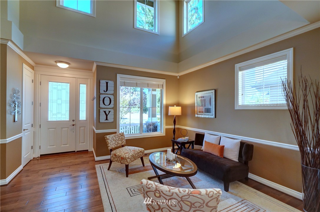 4621 Northeast 1st Street Renton, WA 98059 - Photo 5 of 30 Gallery Image 5