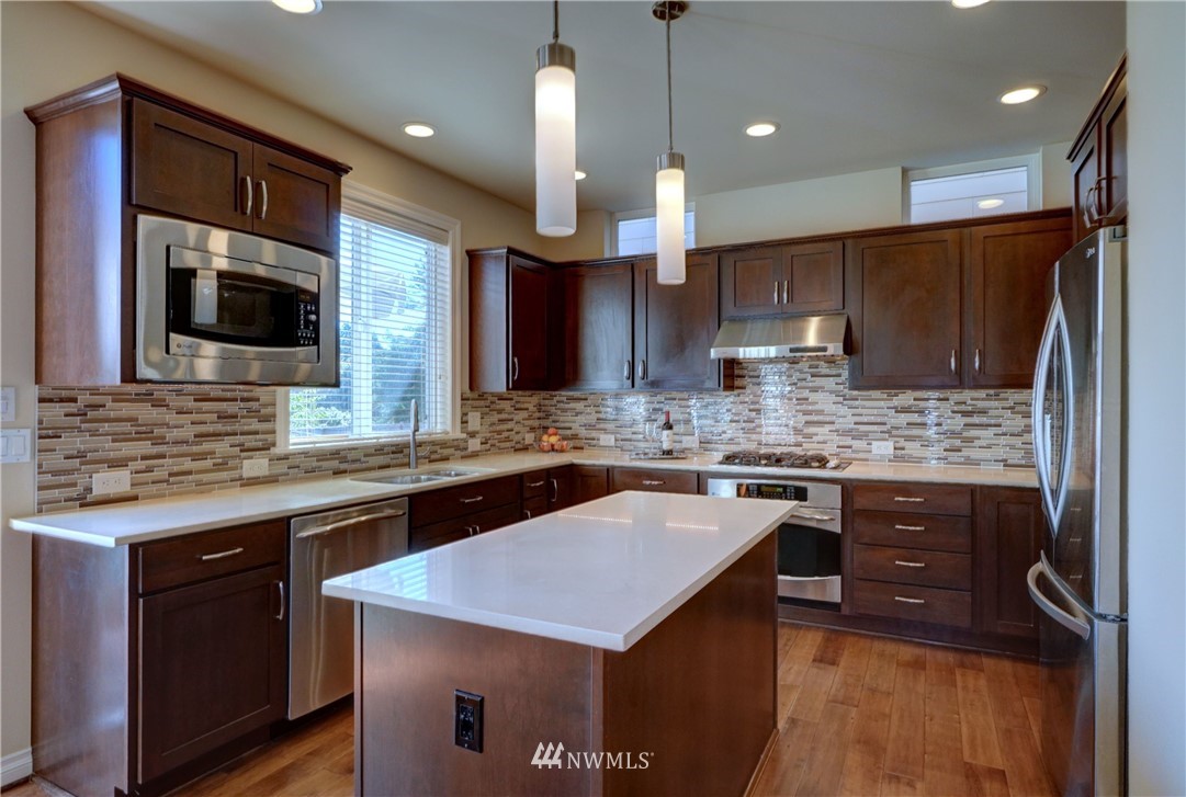 4621 Northeast 1st Street Renton, WA 98059 - Photo 8 of 30 Gallery Image 8