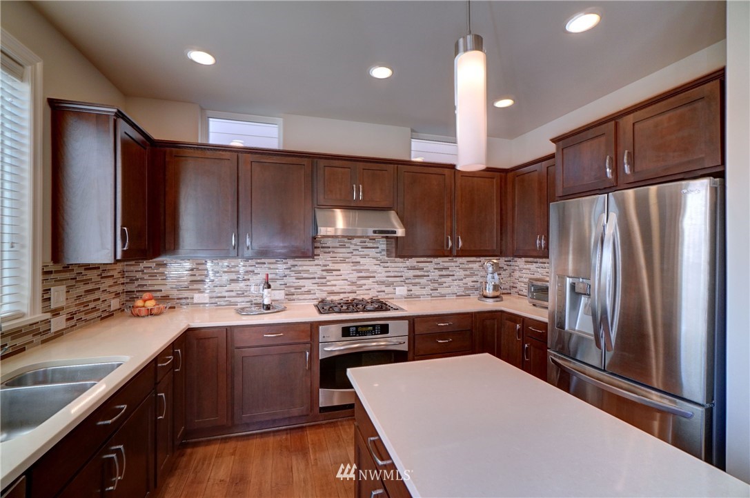 4621 Northeast 1st Street Renton, WA 98059 - Photo 9 of 30 Gallery Image 9