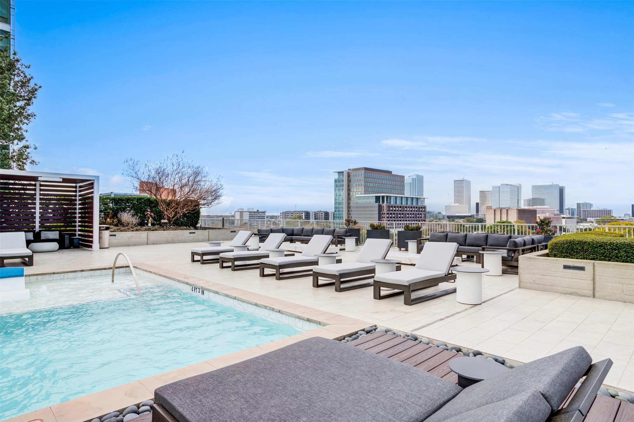 3333 Lake Street, Unit TH5 Houston, TX 77098 - Photo 49 of 50 a view of a terrace with furniture