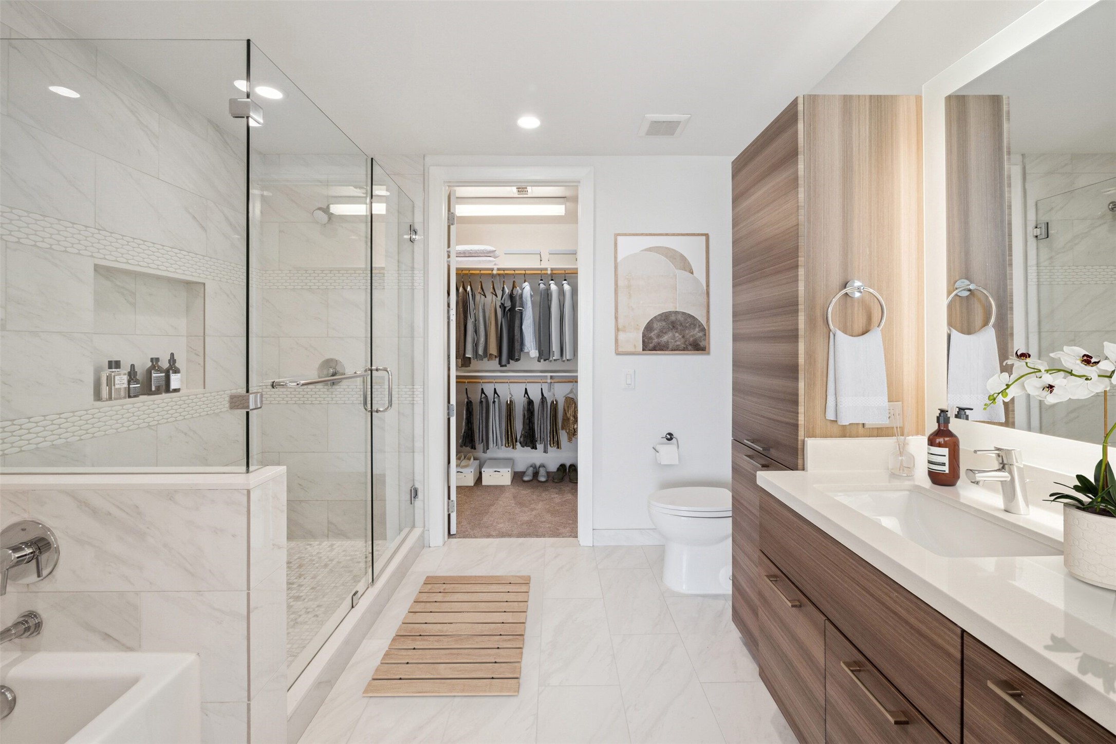 3333 Lake Street, Unit TH5 Houston, TX 77098 - Photo 9 of 50 a spacious bathroom with a granite countertop sink mirror and shower