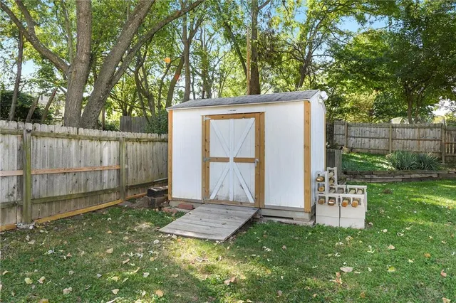 $304,900 | 8855 East 53rd Terrace, Raytown, MO 64133