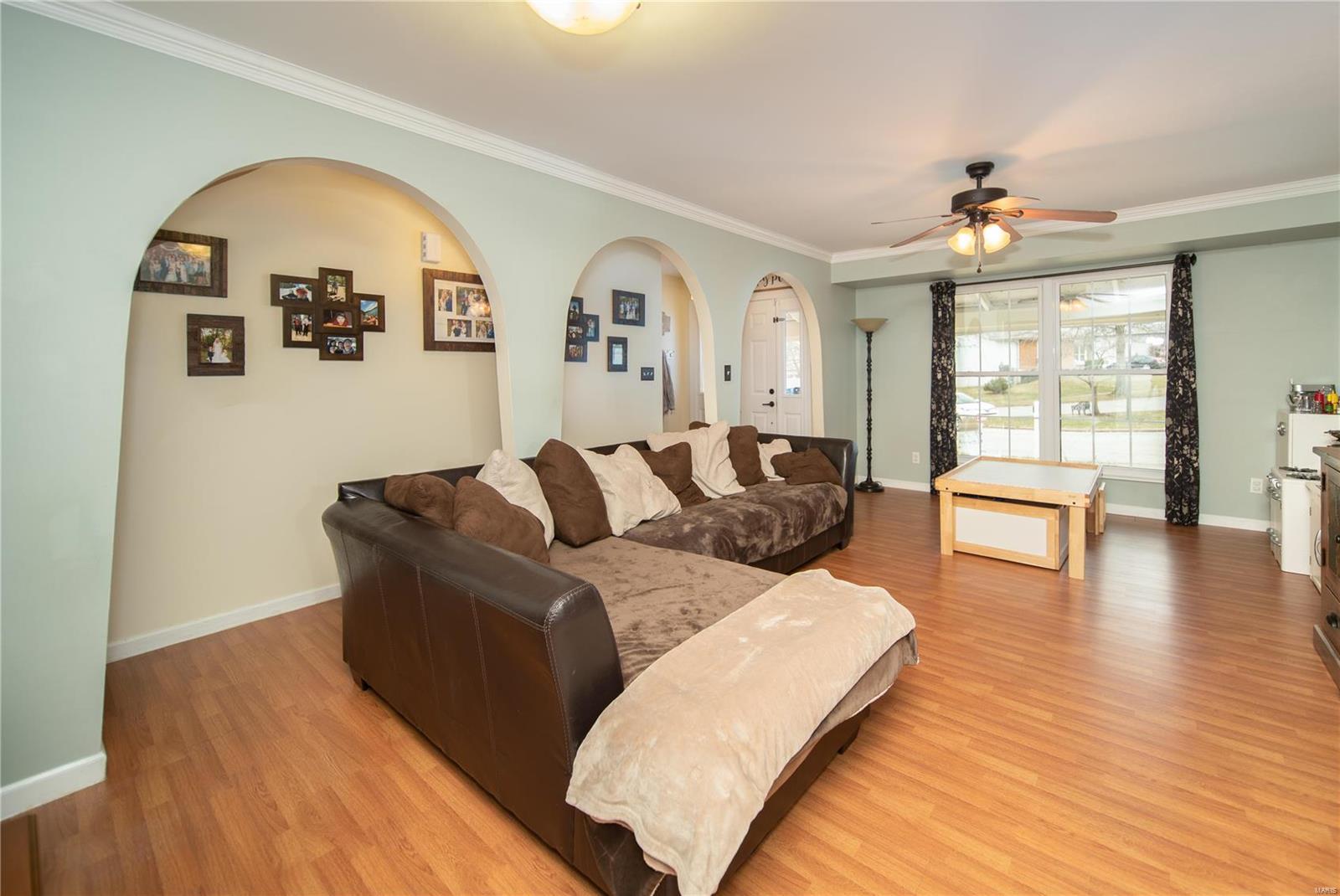 699 Walnut Point Court Ballwin, MO 63021 - Photo 3 of 28