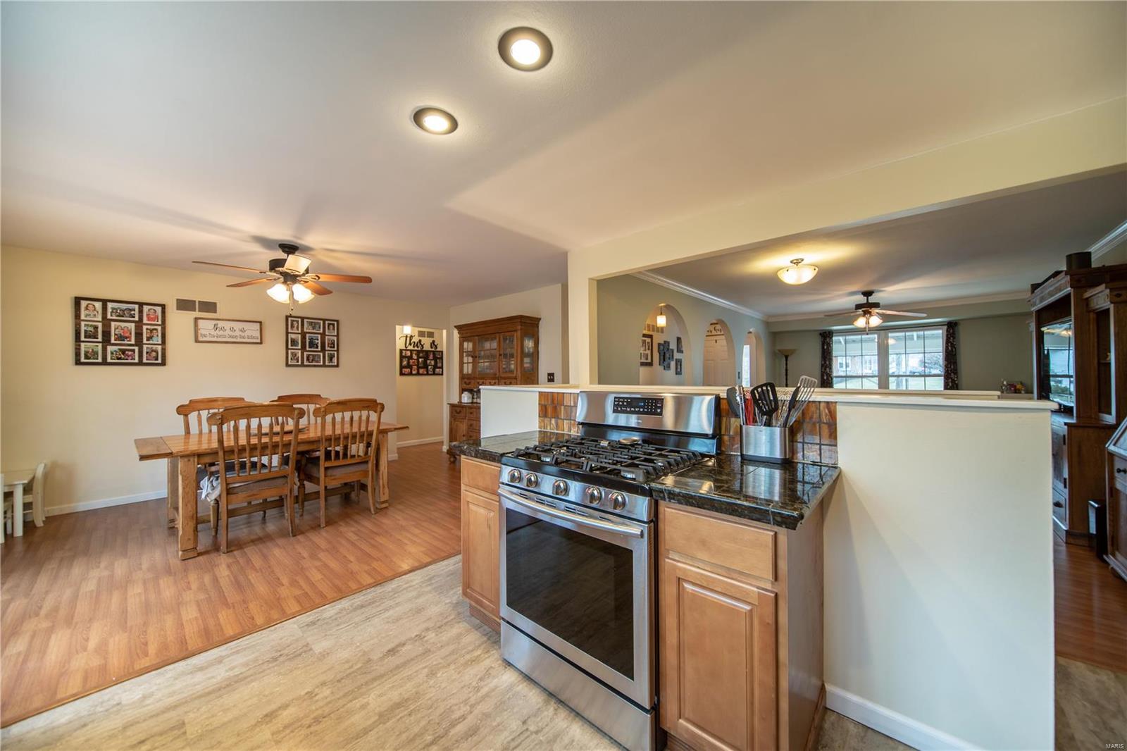699 Walnut Point Court Ballwin, MO 63021 - Photo 5 of 28