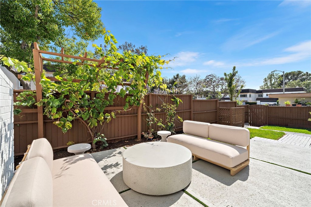 33 Seton Road Irvine, CA 92612 - Photo 27 of 40 Private backyard