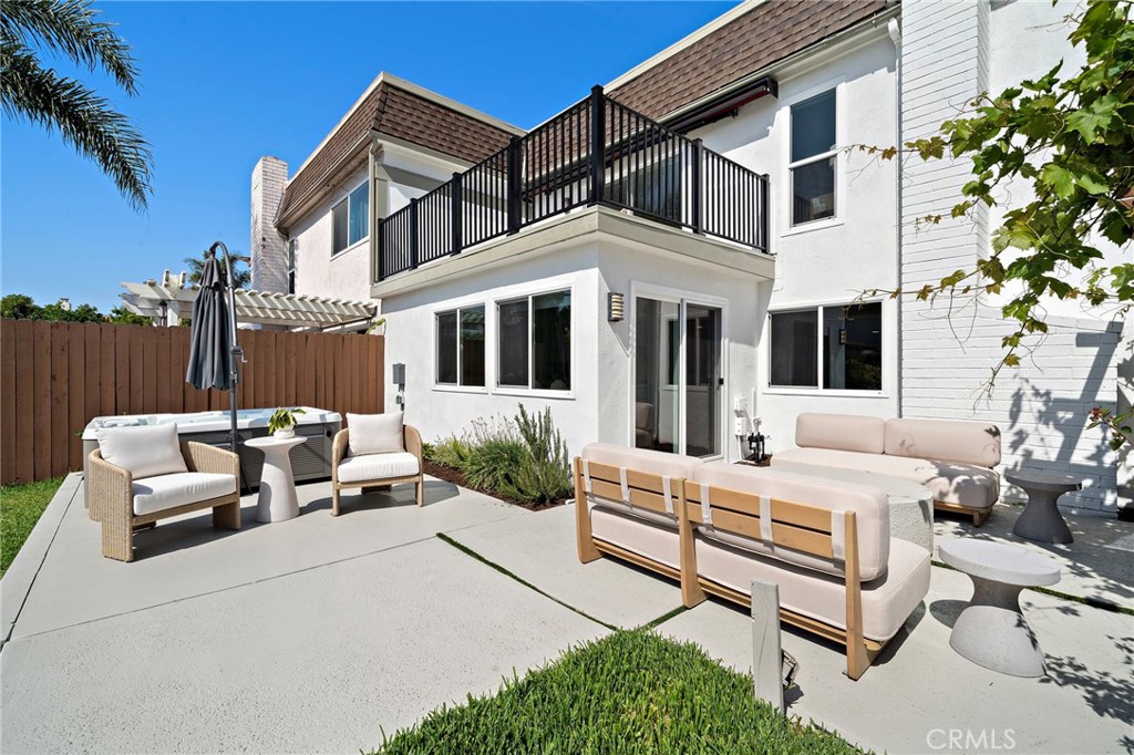 33 Seton Road Irvine, CA 92612 - Photo 29 of 40 Backyard entertainment area with spa