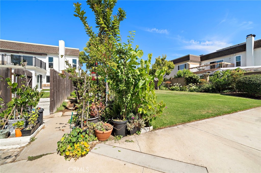 33 Seton Road Irvine, CA 92612 - Photo 39 of 40 Convenient access to greenbelt