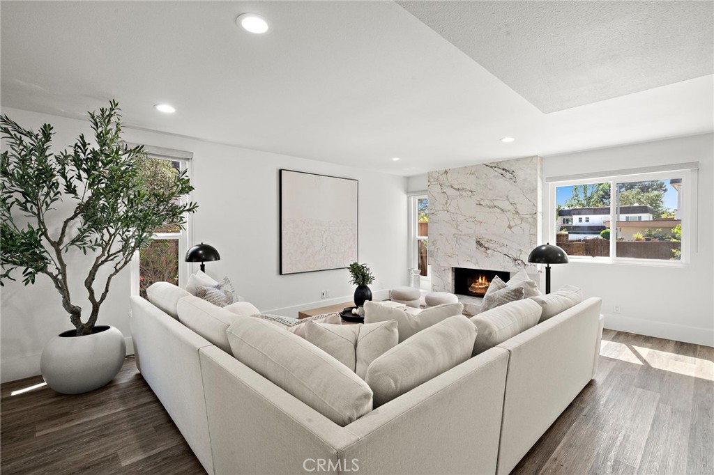 33 Seton Road Irvine, CA 92612 - Photo 4 of 40