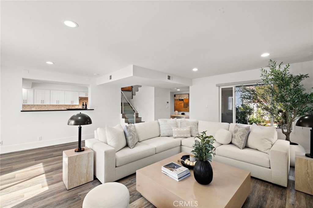 33 Seton Road Irvine, CA 92612 - Photo 6 of 40