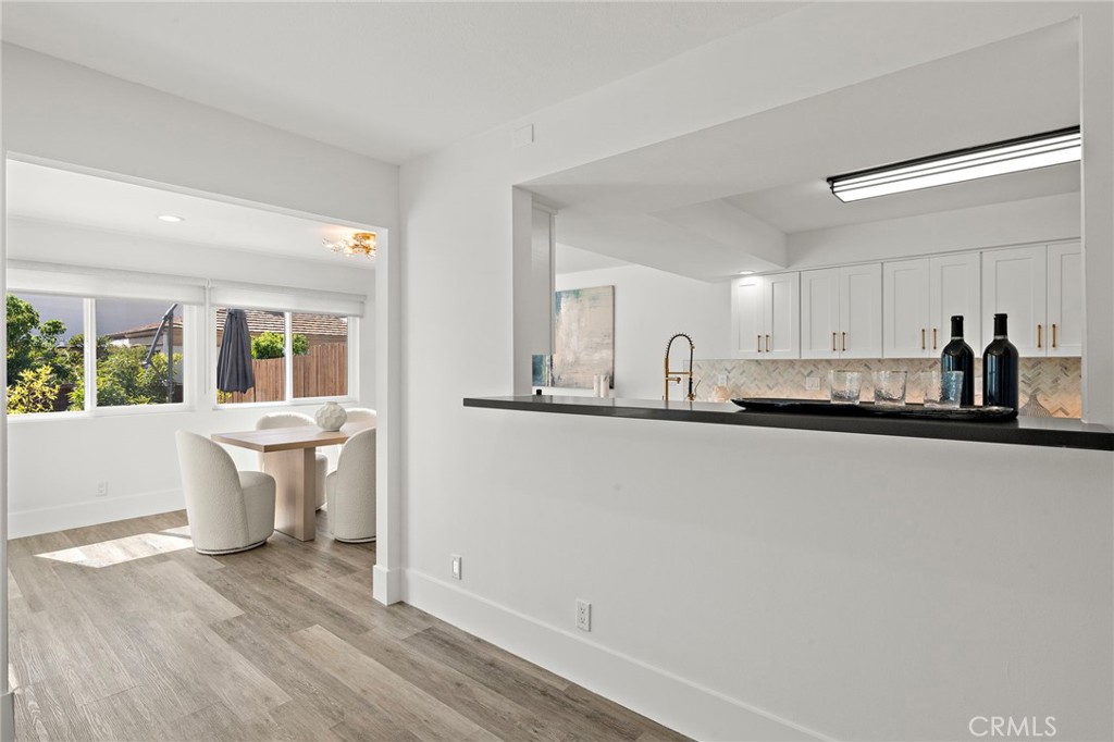 33 Seton Road Irvine, CA 92612 - Photo 8 of 40 Kitchen with breakfast bar