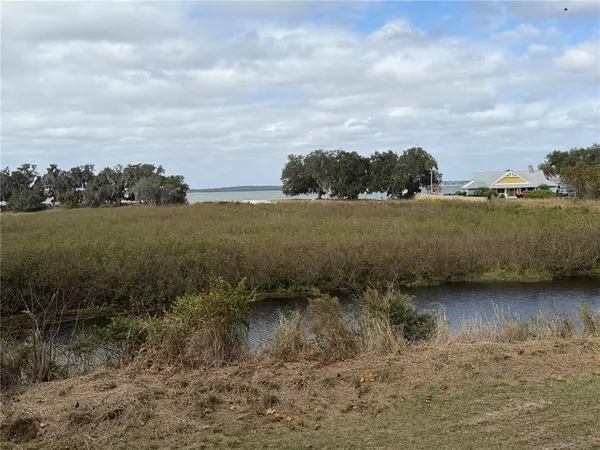 $2,000 | 15760 Southeast 140th Avenue, Weirsdale, FL 32195