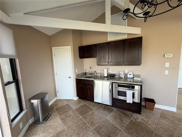 $2,000 | 15760 Southeast 140th Avenue, Weirsdale, FL 32195