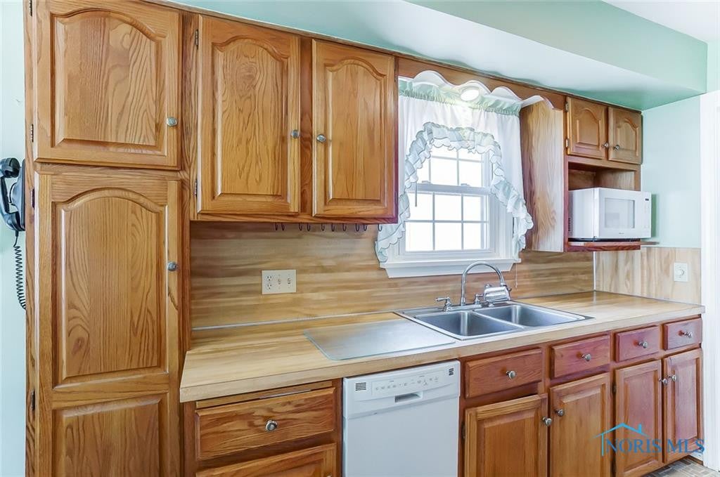 3648 Sherbrooke Road Toledo, OH 43613 - Photo 10 of 40 Photo 10