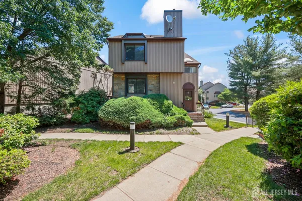 $595,000 | 89 Diamond Lane, Old Bridge, NJ 08857