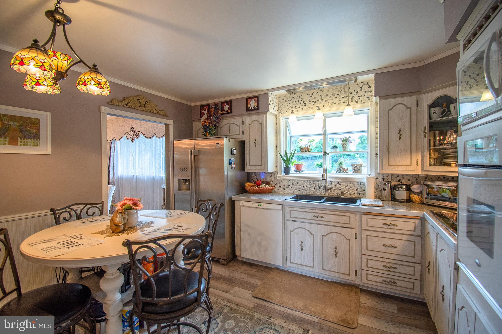 156 Dolington Road Yardley, PA 19067 - Photo 10 of 19 Eat in Kitchen