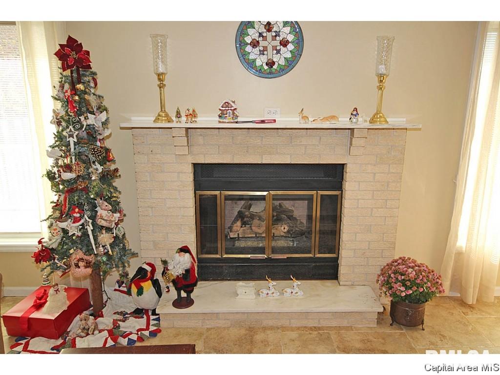 2460 Huntleigh Road Springfield, IL 62704 - Photo 7 of 35