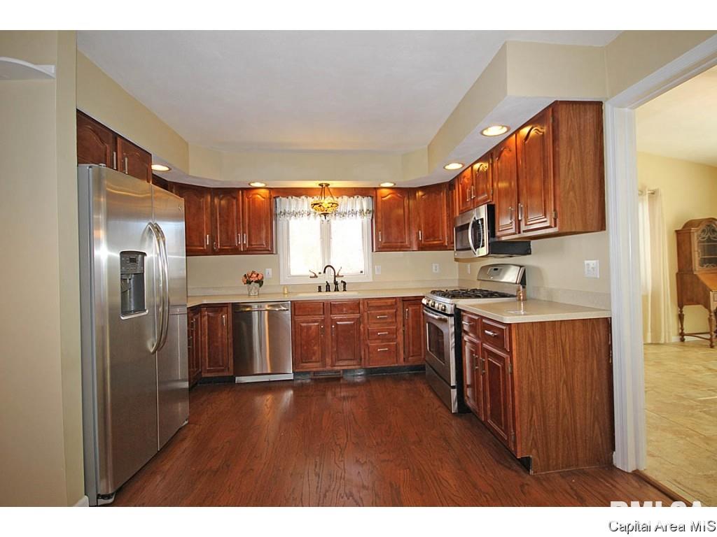 2460 Huntleigh Road Springfield, IL 62704 - Photo 8 of 35