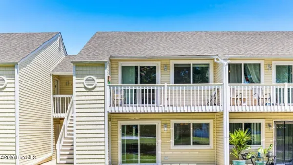 $1,300 | 2036 Sloop Point Loop Road, Unit A6, Hampstead, NC 28443