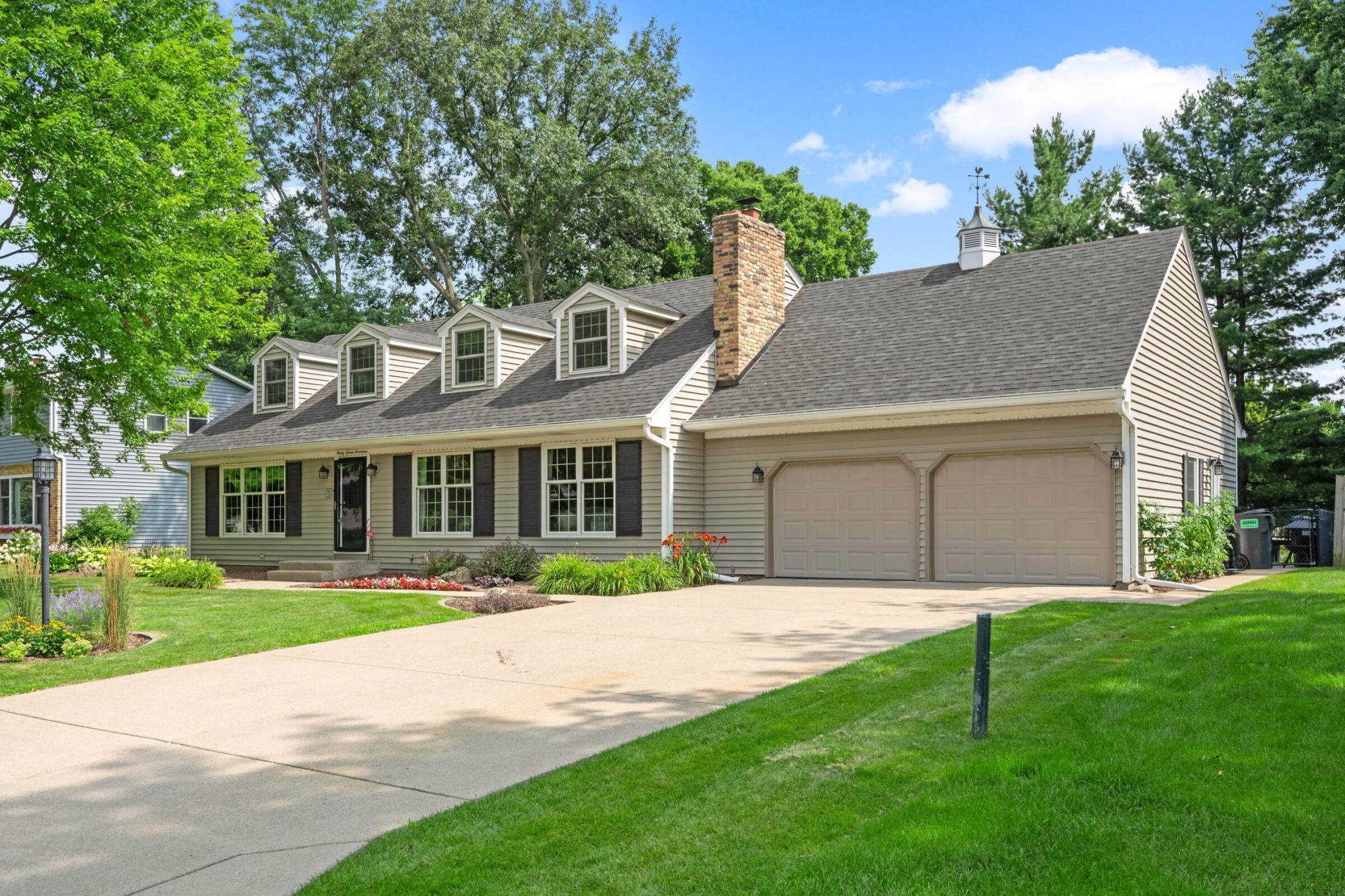 9717 Palmer Road Bloomington, MN 55437 - Photo 2 of 50 Gallery Image 2