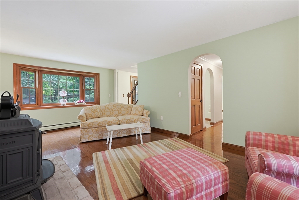 245 Albee Road Uxbridge, MA 01569 - Photo 7 of 42