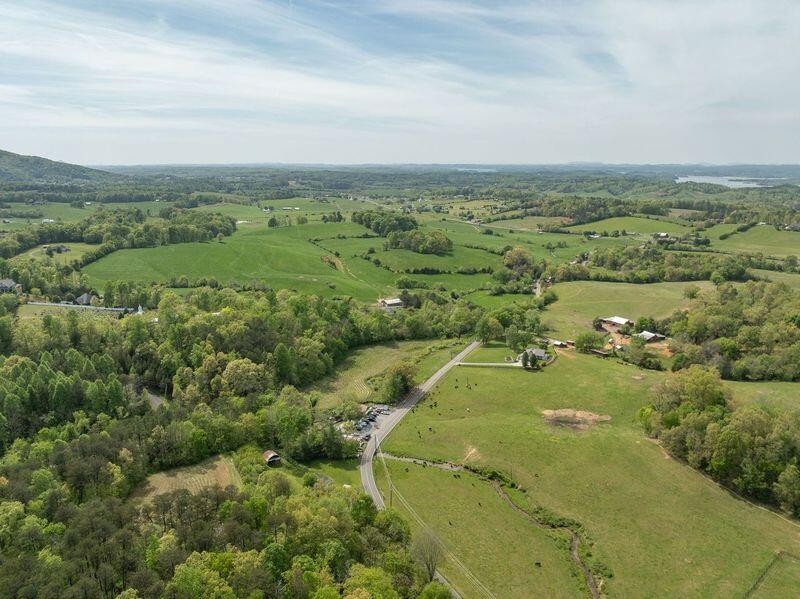 307 Blowing Cave Road Sevierville, TN 37876 - Photo 21 of 37 Gallery Image 21