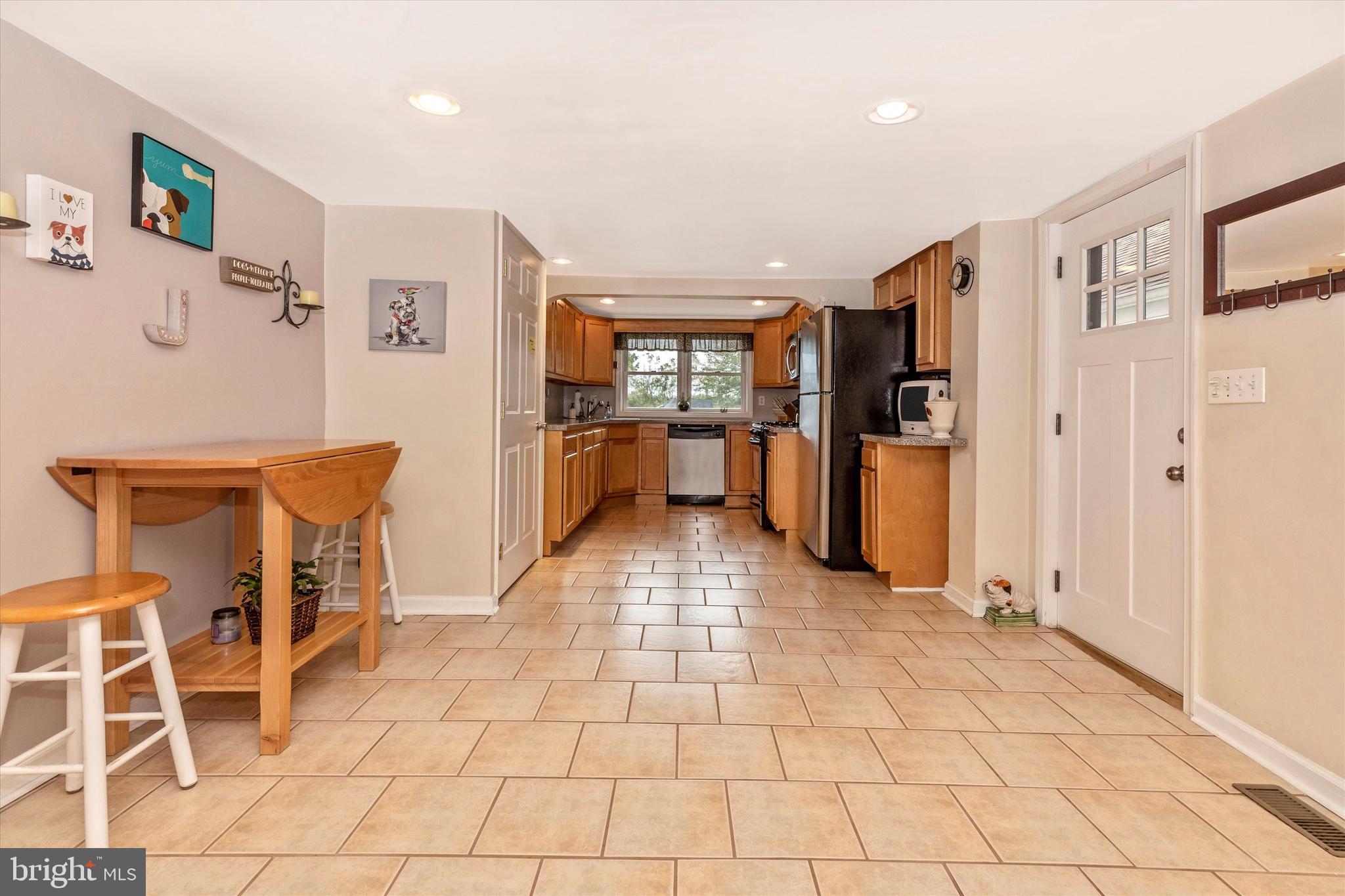 94 East Conestoga Road Devon, PA 19333 - Photo 11 of 34 Eat in kitchen area