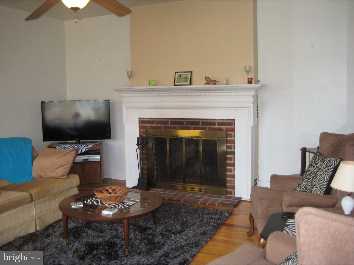102 Lejune Road Riverton, NJ 08077 - Photo 6 of 14 Living Room