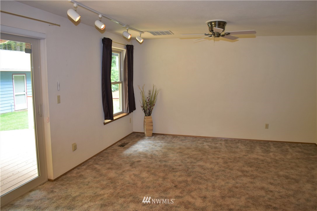 1889 Northeast Madison Road Poulsbo, WA 98370 - Photo 12 of 24 Gallery Image 12