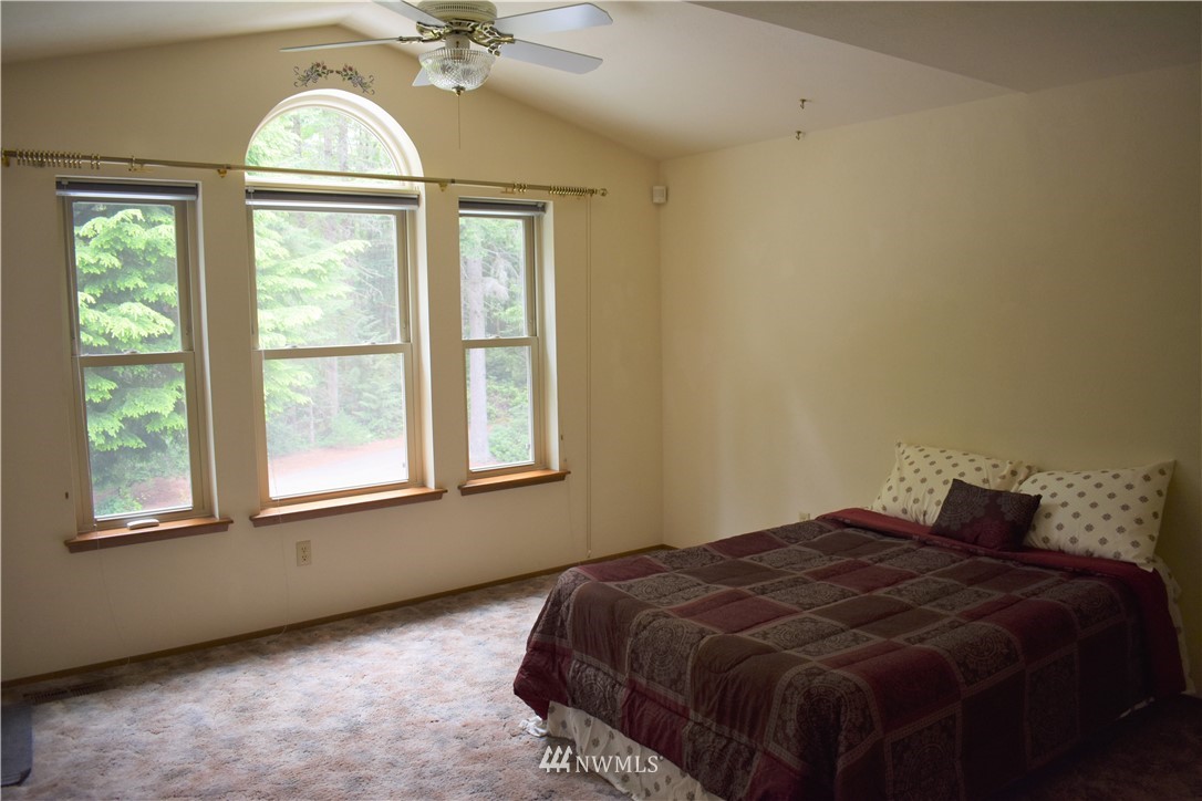 1889 Northeast Madison Road Poulsbo, WA 98370 - Photo 13 of 24 Gallery Image 13