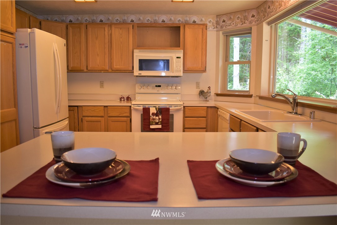1889 Northeast Madison Road Poulsbo, WA 98370 - Photo 9 of 24 Gallery Image 9