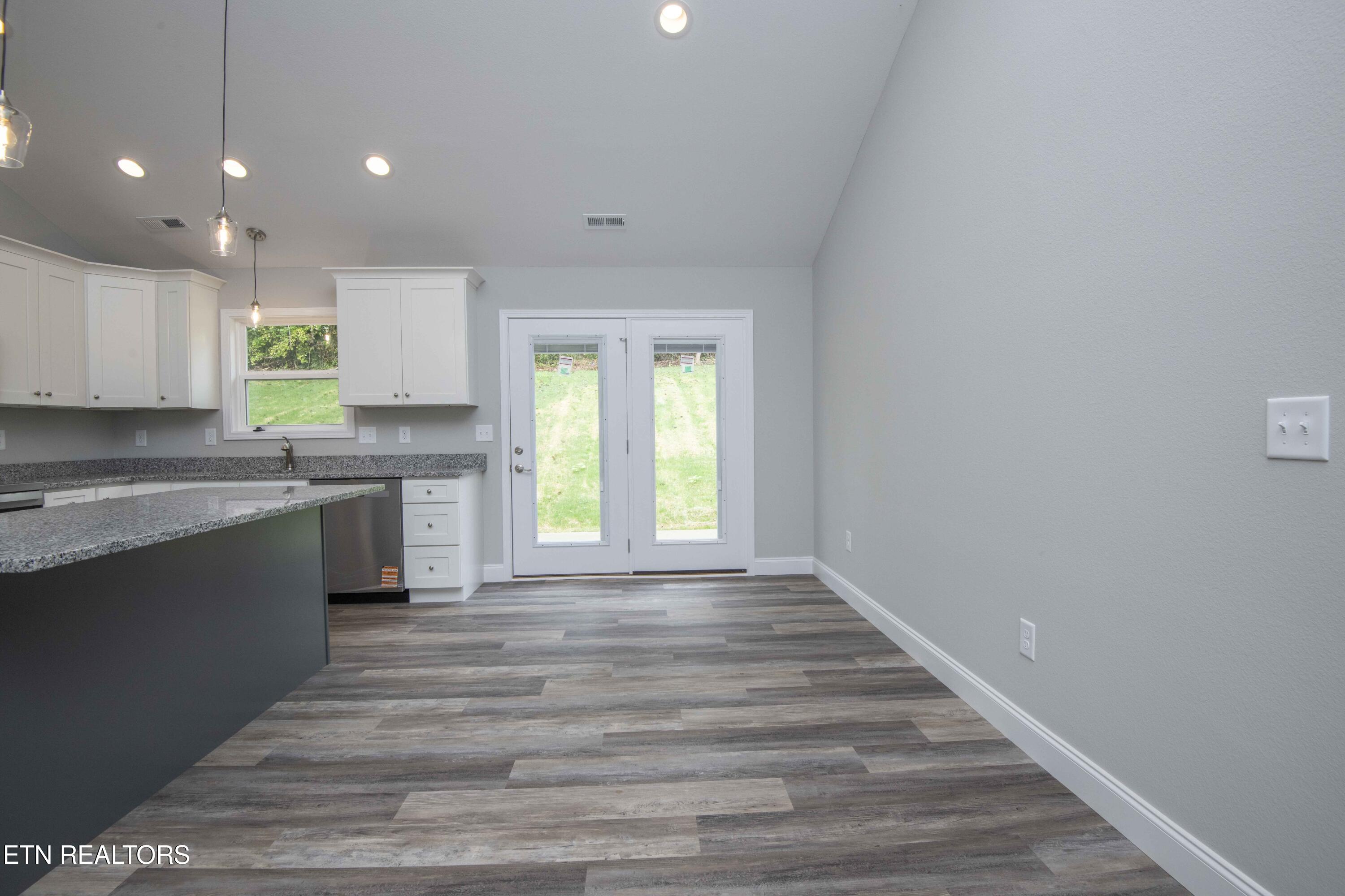 914 McAdoo Street Clinton, TN 37716 - Photo 12 of 42 12_1